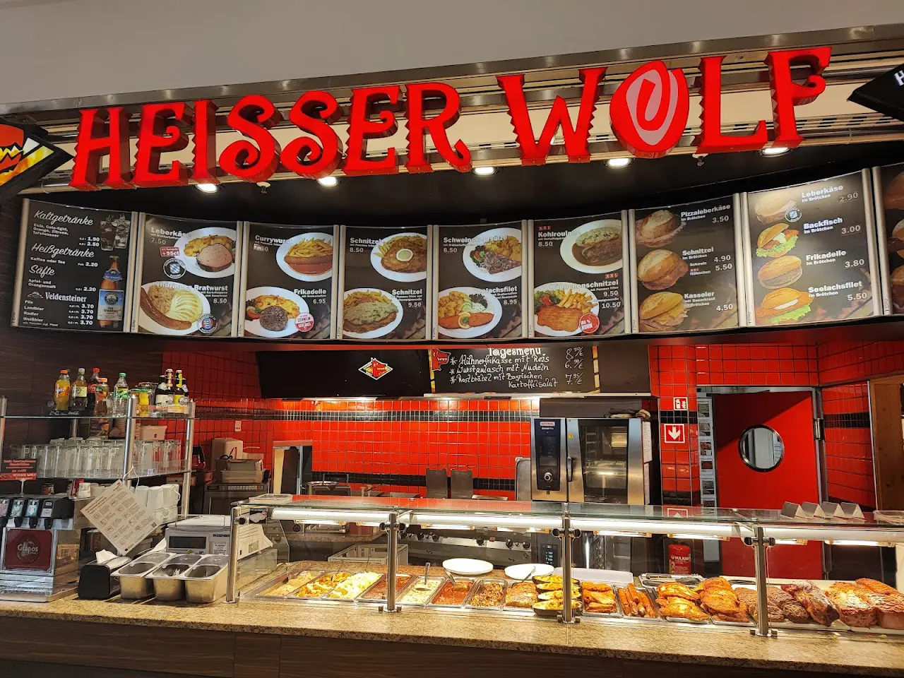 Wolf wurstshop mit heisser wolf restaurant 27 1731085137 650 photo