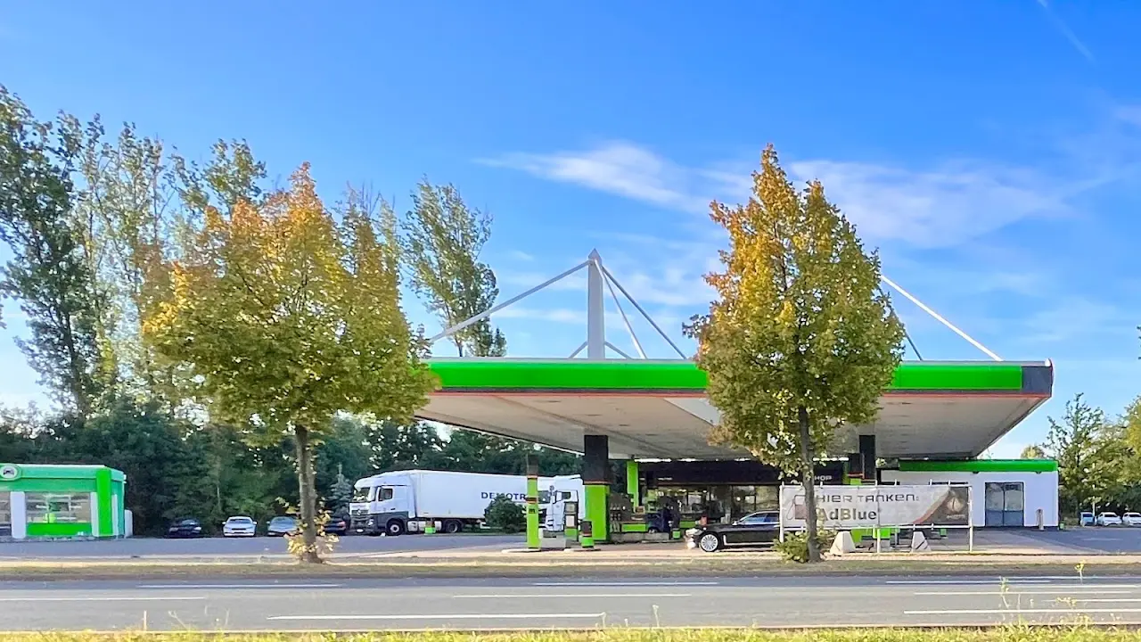 Hem tankstelle 21 1731147778 386 photo