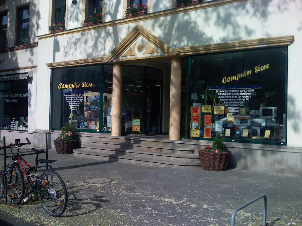 Computer store 19 1731155882 329 photo