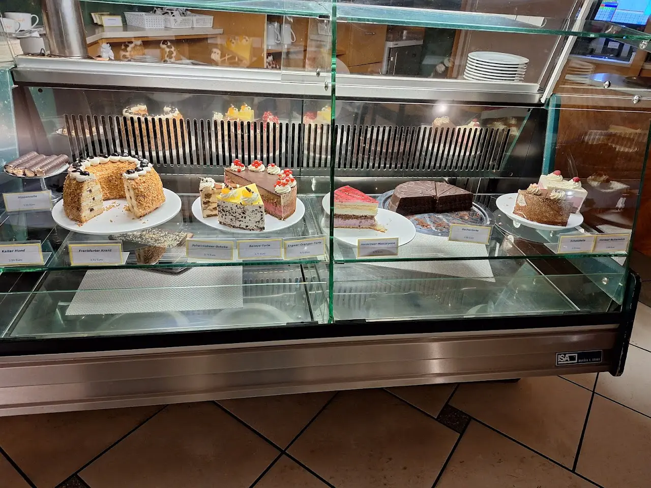 Kleines cafe 21 1733417103 627 photo