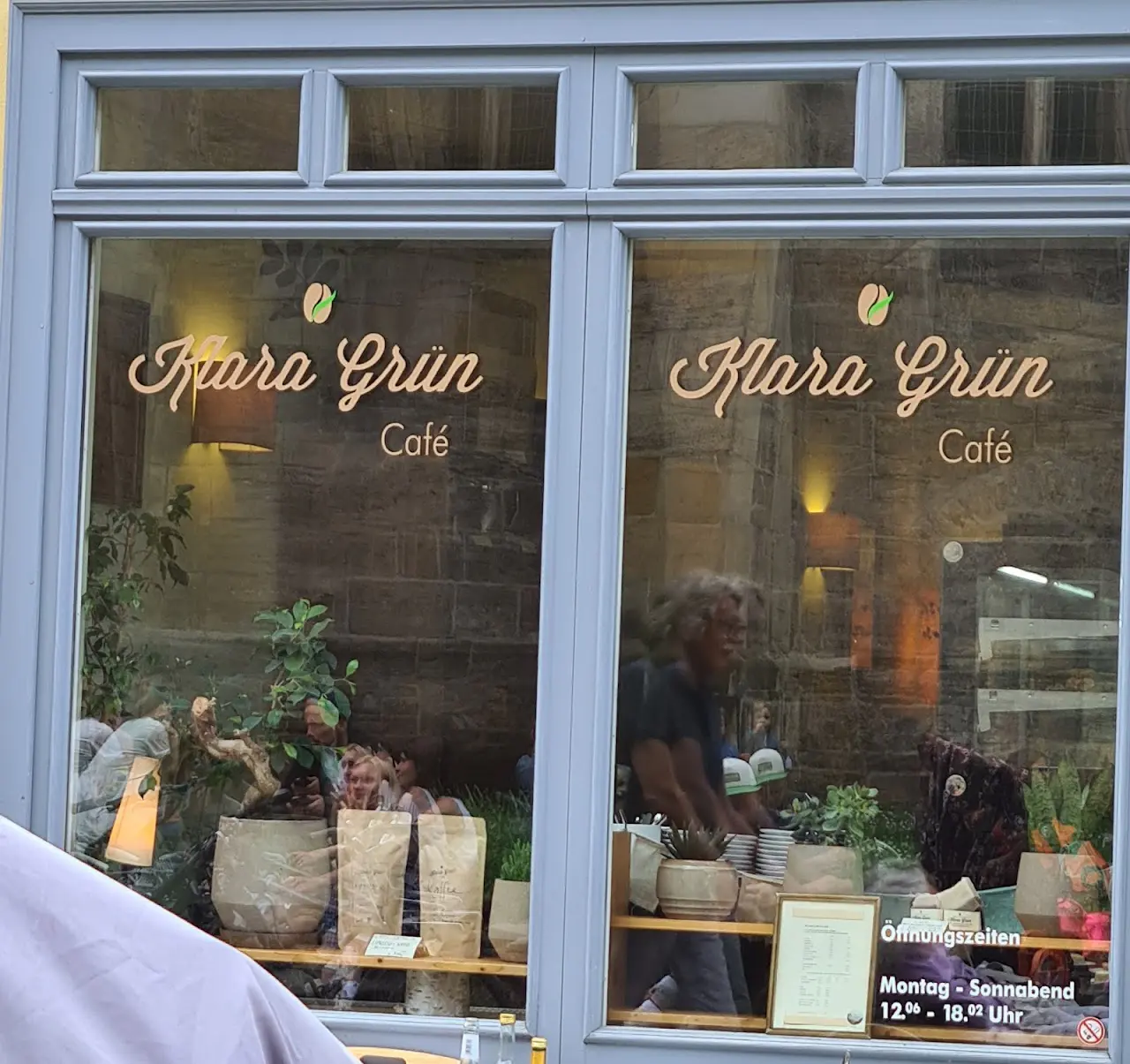 Klara grün - café 21 1733489418 893 photo
