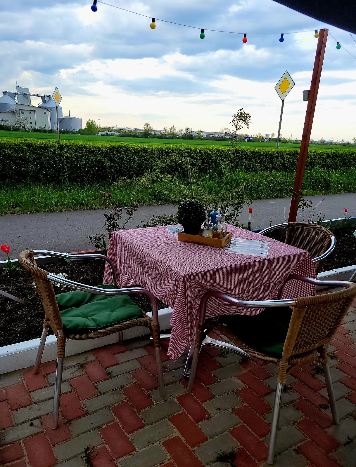 Dibo imbiss & café 21 1733572735 440 photo
