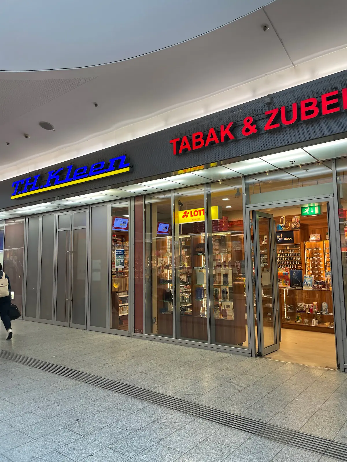 Einkaufsbahnhof erfurt hbf 27 1736867440 289 photo