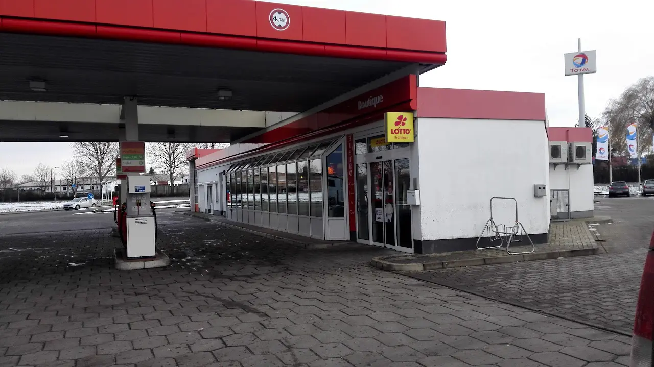 Totalenergies tankstelle 21 1740418298 691 photo