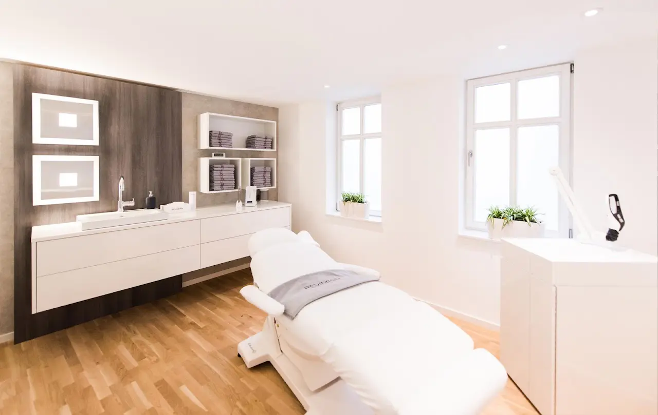 Reviderm skinmedics erfurt 5 1740816063 734 photo